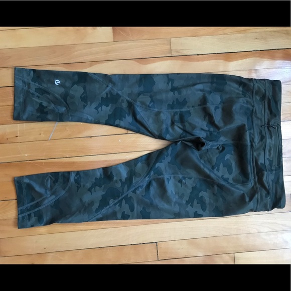 Lululemon - Inspire crop - Picture 2 of 2